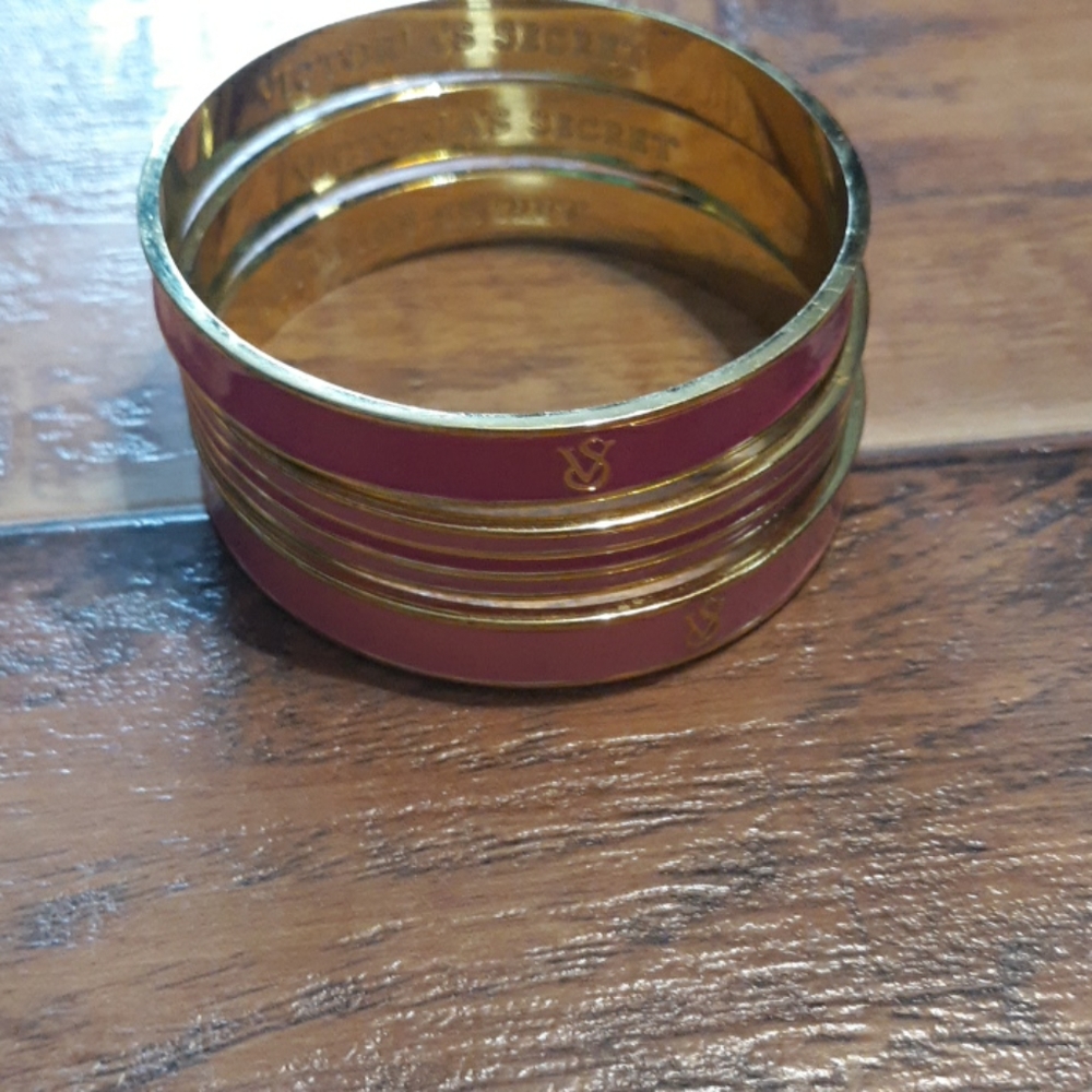 Set of 3 Victoria's secret bangle bracelet - Picture 6 of 7